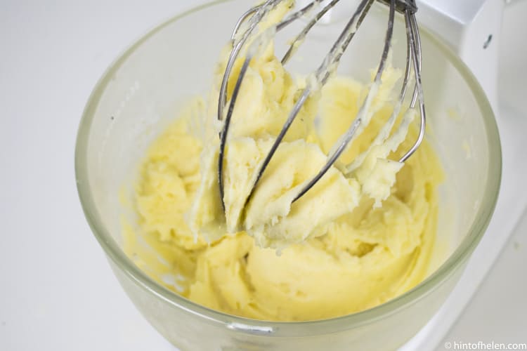 Fluffy KitchenAid Mashed Potatoes - Super Easy - Lexa's Recipes