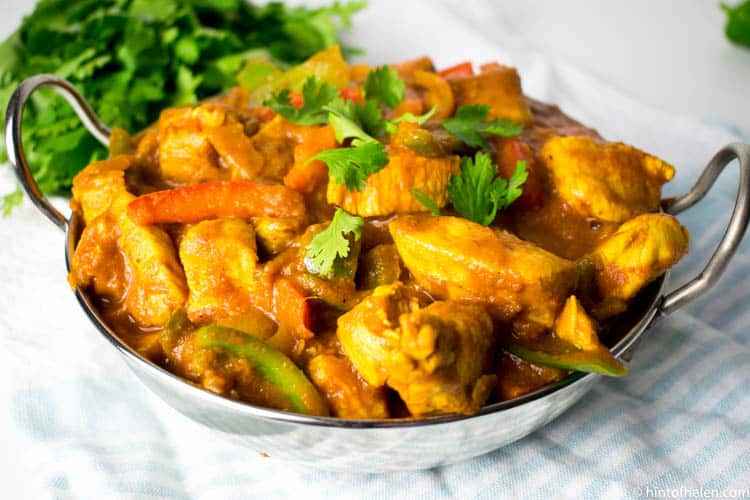 Homemade Chicken Jalfrezi | Fakeaway | hintofhelen.com