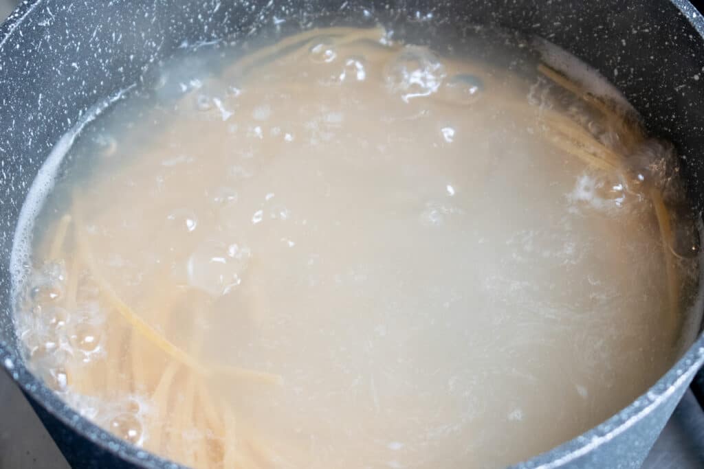 boiling spaghetti