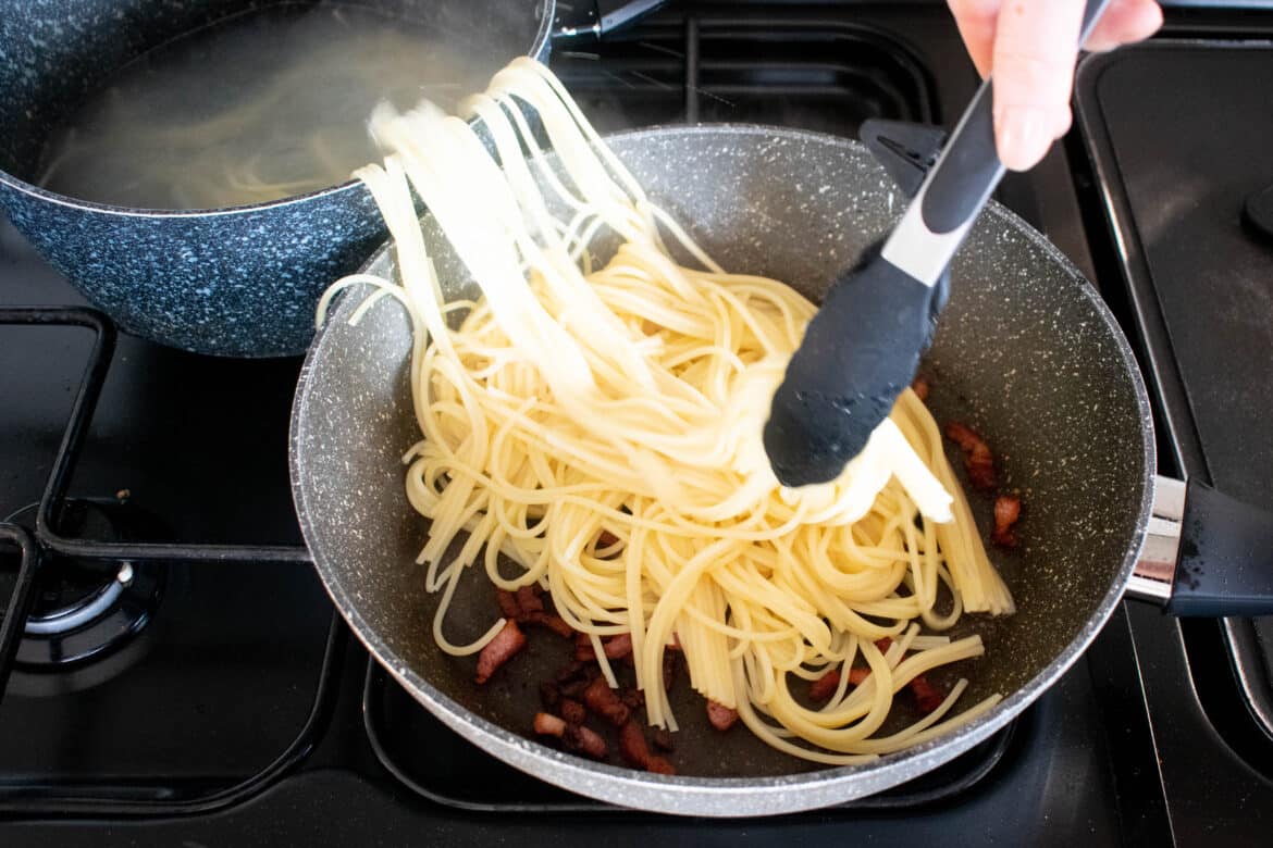 Easy Creamy Carbonara Recipe | Step By Step | Hint Of Helen