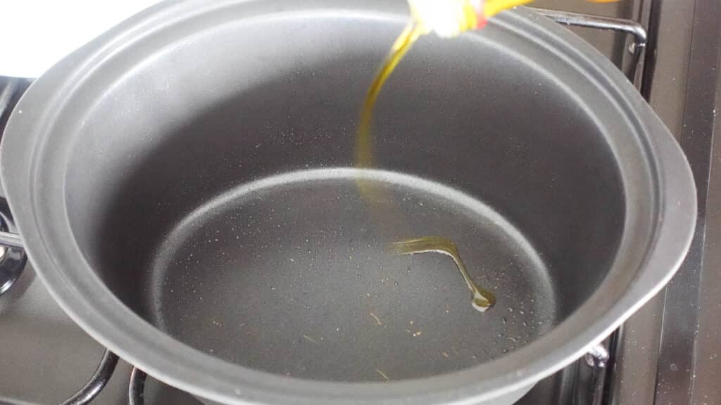 oil in slow cooker