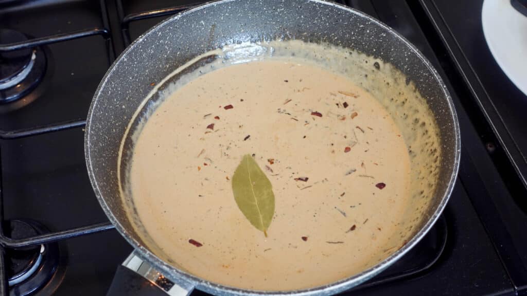 peppercorn sauce cooking