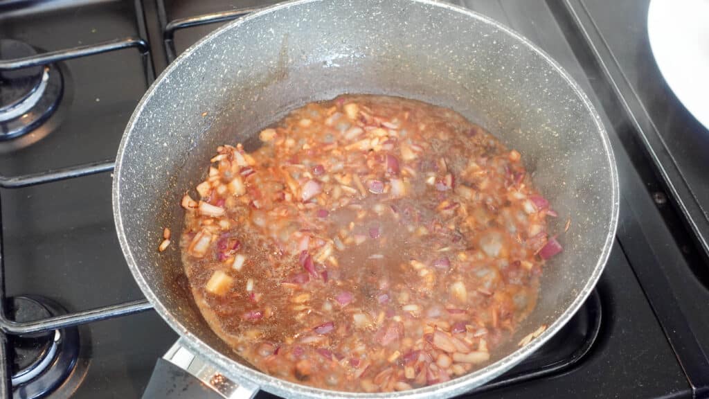 Beef stock worcestershire sauce in a pan