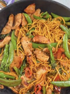 Sticky hoisin noodles